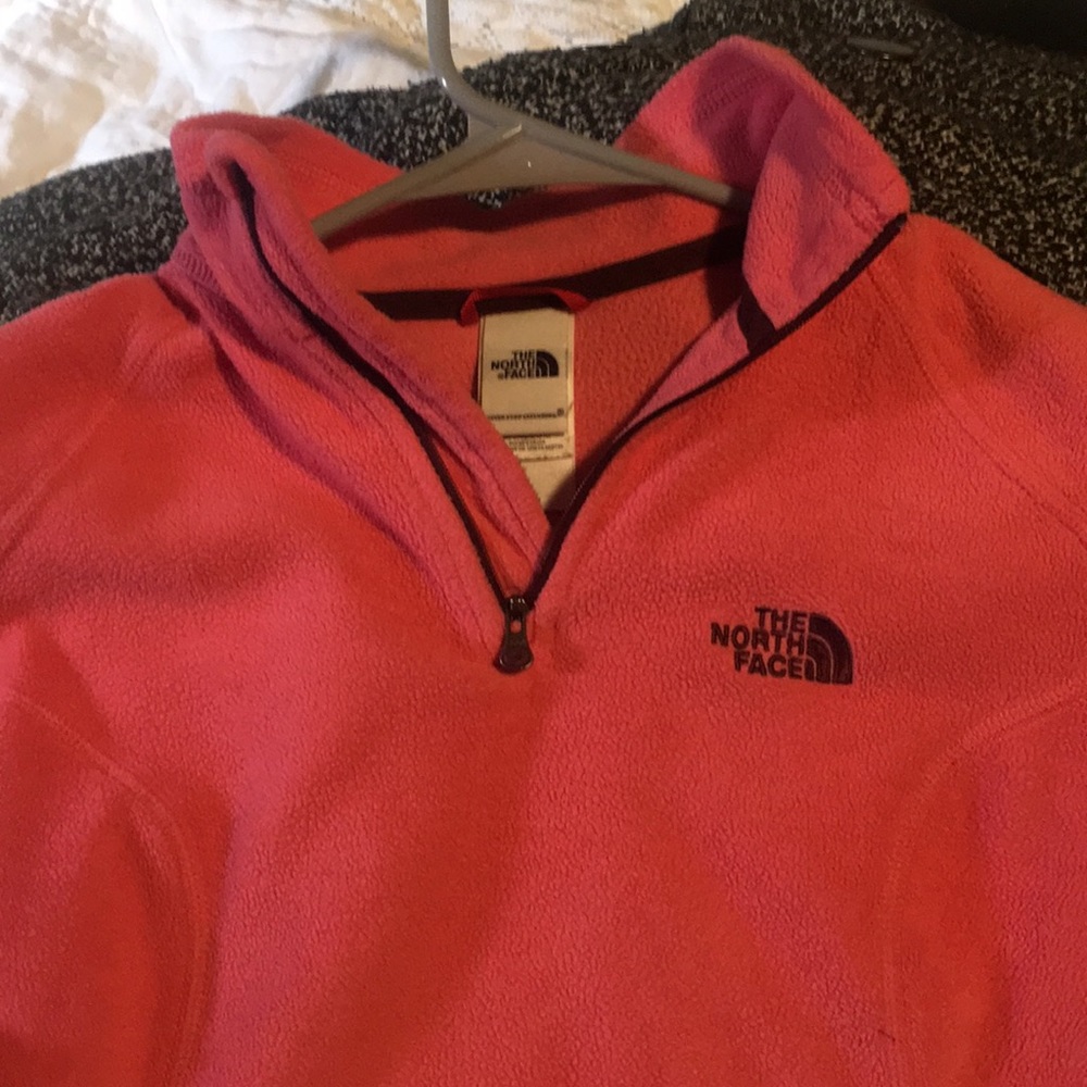 Women’s North Face pullover